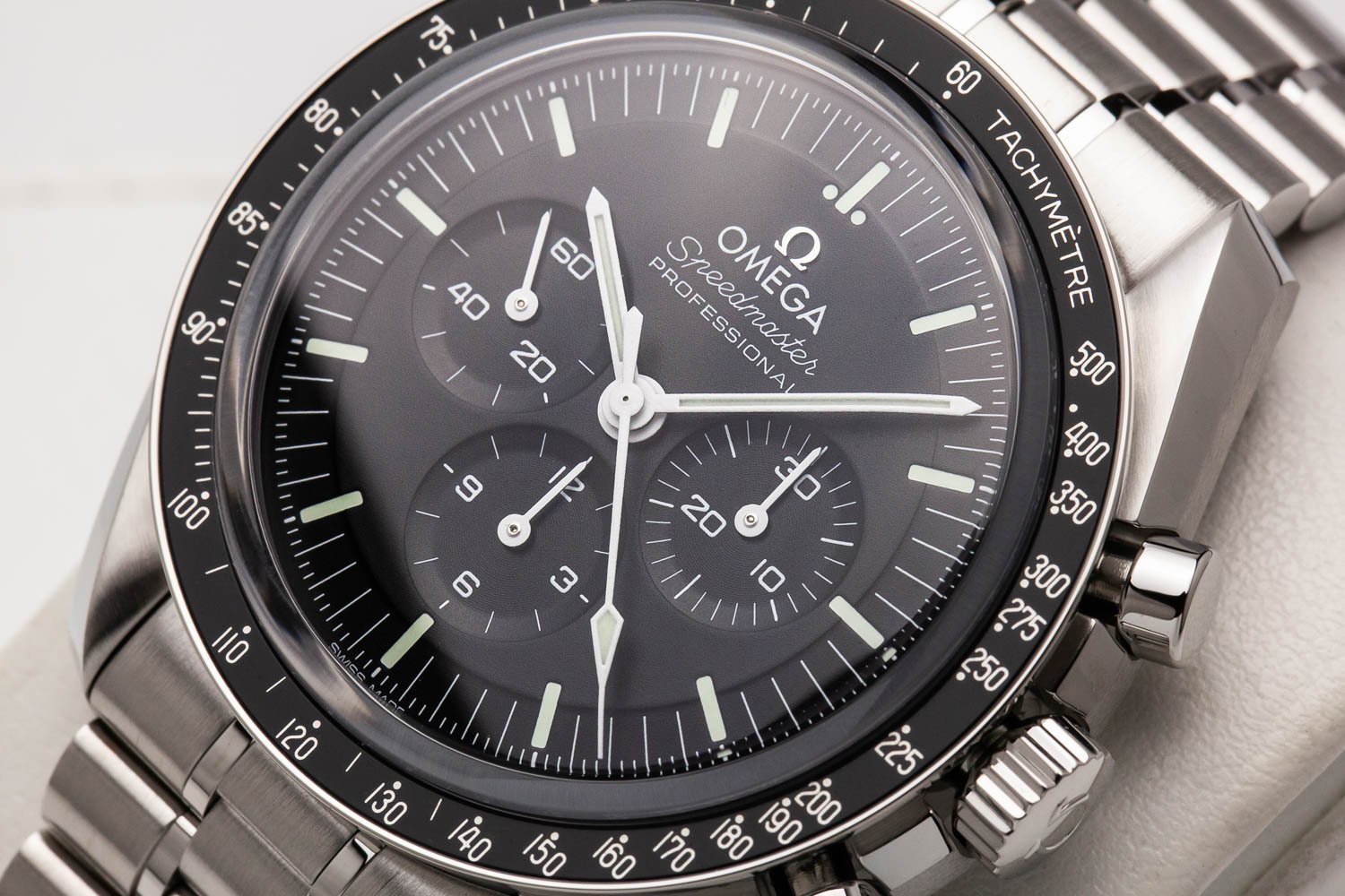 Omega Speedmaster Moonwatch Professional Chronograph 42mm Omega Speedmaster Moonwatch Professional Chronograph 42mm